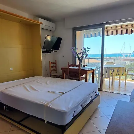Apartment Le Capitole Vue 27m2 Les Pieds Dans Leau 2 Adultes 2 Enfants Clim Et Garage