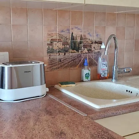 Le Capitole Vue 27m2 Les Pieds Dans Leau 2 Adultes 2 Enfants Clim Et Garage